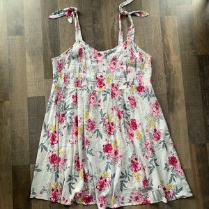 Torrid IVORY FLORAL TIE STRAP DRESS size 4
